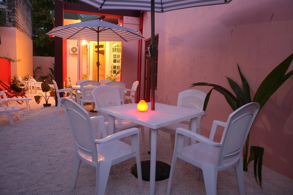 Equa Reef Maldives Hotel Addu Atol Buitenkant foto