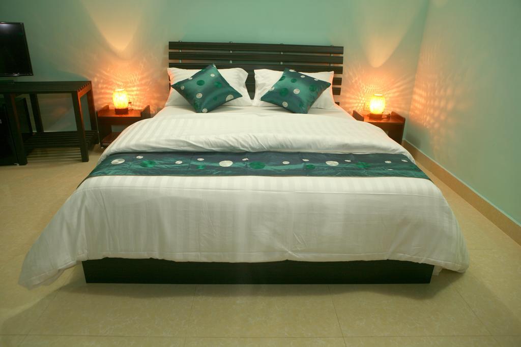 Equa Reef Maldives Hotel Addu Atol Buitenkant foto