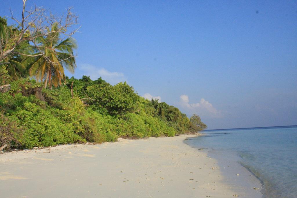 Equa Reef Maldives Hotel Addu Atol Buitenkant foto