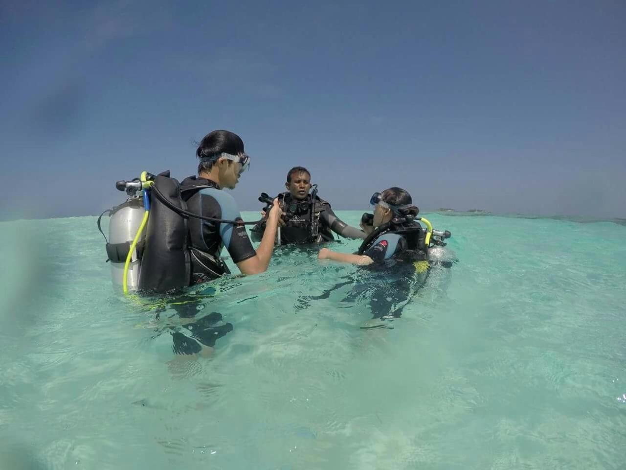 Equa Reef Maldives Hotel Addu Atol Buitenkant foto